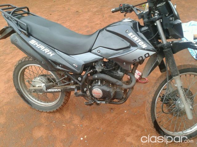 Moto kenton shark discount 200