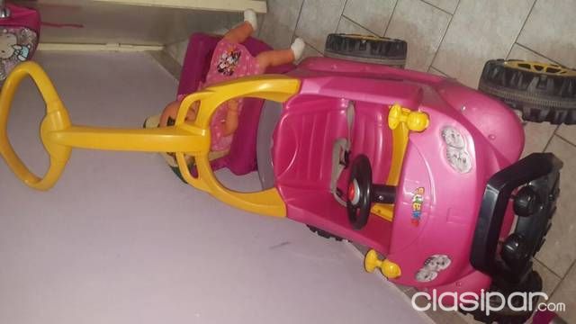 Vendo auto a pedal para nena. 414812 Clasipar en Paraguay