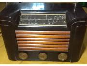 Vendo gran variedad de radios antiguas funcionando