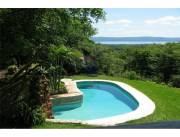 Hermosa Quinta Con piscina vista al Lago Ypakaraí