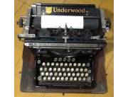 Vendo máquina de escribir antigua underwood standard funciona