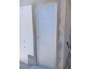 PUERTAS PERSIANAS EN ALUMINIO