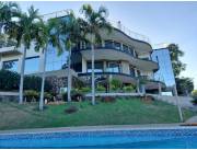 Vendo imponente residencia con Espectacular Vivienda en el Paraná Country y Golf Club