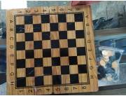 Juego de ajedrez de madera