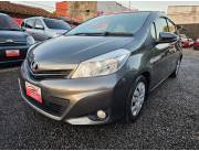 TOYOTA NEW VITZ GRIS HUMO AÑO 2011 MOTOR 1.300 SÚPER ECONÓMICO FULL