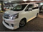Toyota New Voxy Faro Lupa Año 2012 Recién importado Naftero Automatico D