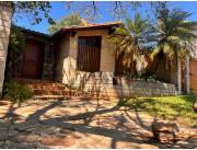 VENDO VIVIENDA AMPLIA EN BARRIO LOS LAURELES ZONA RESIDENCIAL VENDO VIVIENDA AMPLIA EN BARRIO LOS LAURELES ZONA RESIDENCIAL