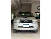 VENDO TOYOTA FORTUNER AÑO 2010 VENDO TOYOTA FORTUNER AÑO 2010