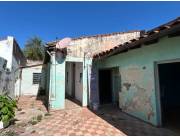 Terreno con casa a demoler o aprovechar cuenta con construcción a refaccionar Terreno con casa a demoler o aprovechar cuenta con construcción a refaccionar