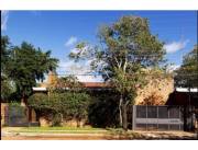 LAS LOMAS – CARMELITAS: 2.000 M2, ELEGANTE RESIDENCIA VANGUARDISTA, DE CALLE A CALLE. LAS LOMAS – CARMELITAS: 2.000 M2, ELEGANTE RESIDENCIA VANGUARDISTA, DE CALLE A CALLE.