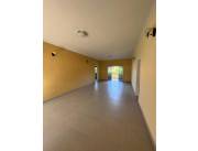 🏡 Alquilo amplia casa residencial en Los Laureles 📍 Ubicada sobre Alas Paraguayas 🏡 Alquilo amplia casa residencial en Los Laureles 📍 Ubicada sobre Alas Paraguayas