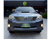 TOYOTA FORTUNER AÑO 2012, GRIS HUMO, MECANICO 4X4 DIESEL, 3 HILRRAS DE ASIENTO! TOYOTA FORTUNER AÑO 2012, GRIS HUMO, MECANICO 4X4 DIESEL, 3 HILRRAS DE ASIENTO!