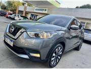 HERMOSO NISSAN KICKS 2.020 - GRIS HUMO HERMOSO NISSAN KICKS 2.020 - GRIS HUMO