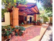 VENDO AMPLIA CASA 3 DORMITORIOS BARRIO MOLINO LUQUE VENDO AMPLIA CASA 3 DORMITORIOS BARRIO MOLINO LUQUE