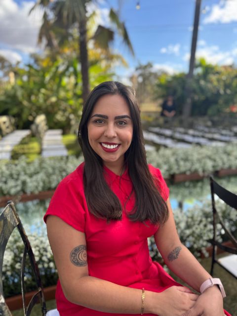 Aline Pereira Holland