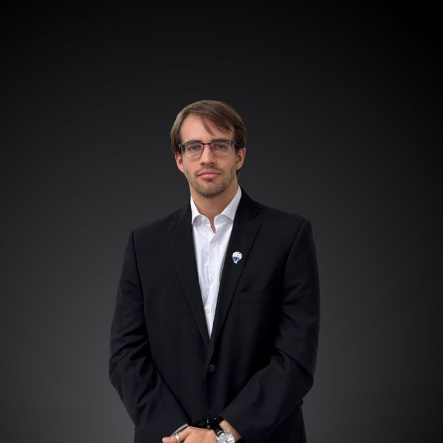 Dennis Fernández