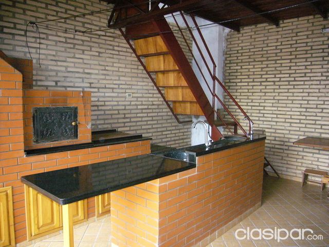 VENDO CASA EN BARRIO SAN ISIDRO-CDE A UNA CUADRA DE AVDA. SAN JOSE — foto 2