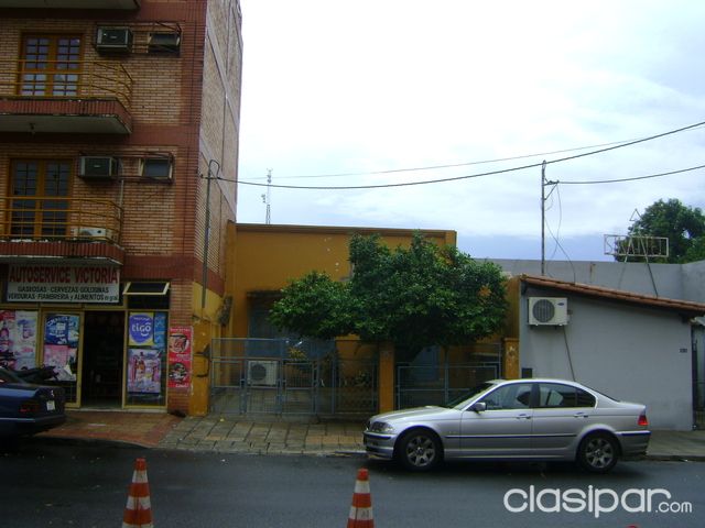 CASA FRENTE A COPACO CALLE GRAL BRUGUEZ 600.000.000 GS. — foto 2