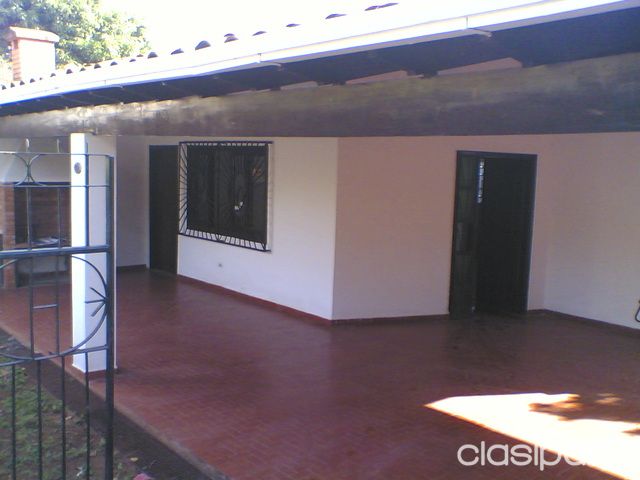 UNICA!!! CASA ZONA COLEGIO DE POLICIA — foto 2