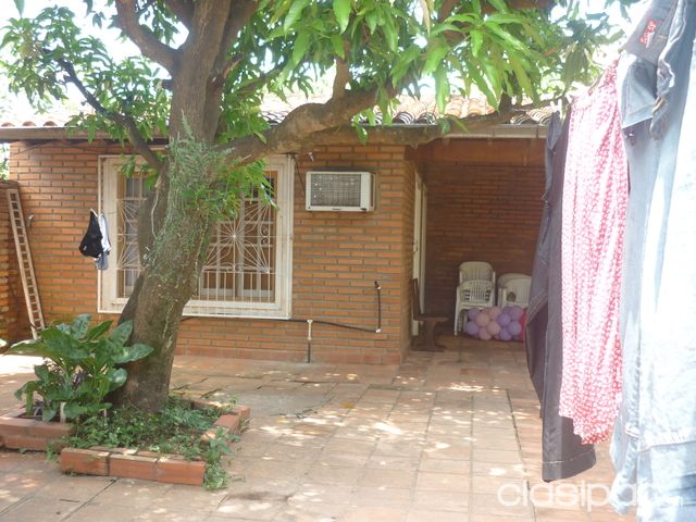 CASA en Cnel. Oviedo – Centro (a 150 mts de Ruta 8) sAsfalto — foto 2