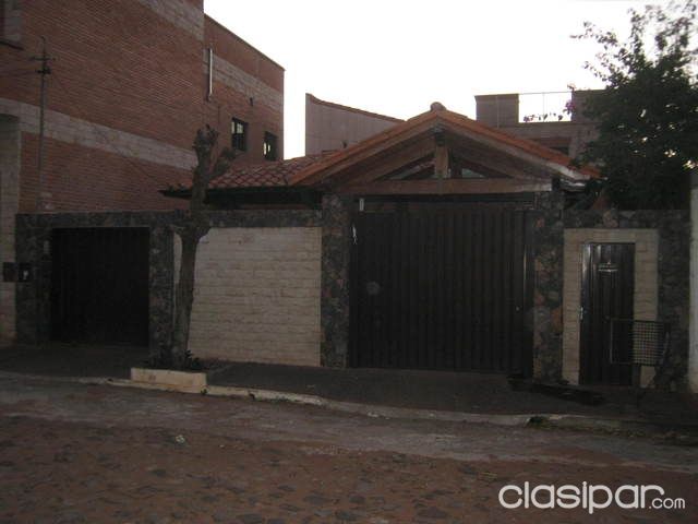 VENDO HERMOSA RESIDENCIA AMOBLADA EN LAMBARE! DE 6 DORMITORIOS! — foto 3