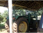 TRACTOR JOHN DEERE 4440, Y 2850 1995, 4X4. CON PALA FRONTAL, VALMET 88, MASSEY 290.