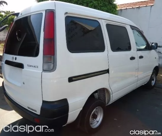 Toyota Noah 2012 - foto 2