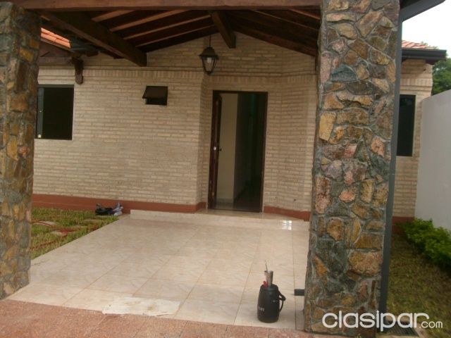 VENDO HERMOSA CASA A ESTRENAR!!! SOBRE AVENIDA GRAL BRITEZ!!! — foto 2