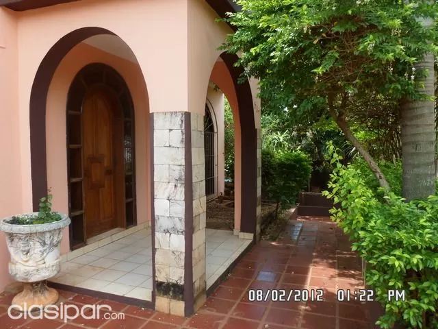 CASA BARATA Y DE LUJO EN ENCARNACIÓN!! A METROS DE COSTANERA!! — foto 2
