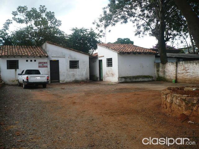 VENDO EDIFICIO CON SALONES COMERCIALES Y DEPARTAMENTOS SOBRE RUTA 2 — foto 2