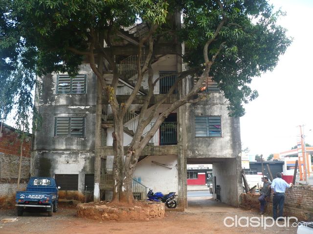 VENDO EDIFICIO CON SALONES COMERCIALES Y DEPARTAMENTOS SOBRE RUTA 2 — foto 3