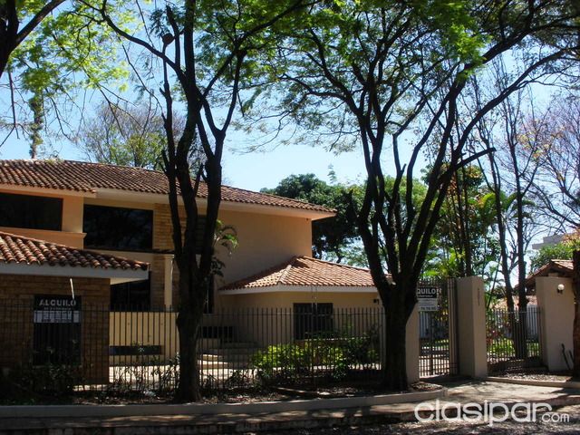 VENDO HERMOSA CASA TIPO MANSION CONTINUACION AV. MCAL. LOPEZ — foto 2