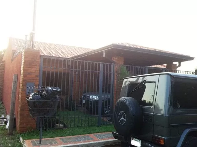 Hermosa Vivienda semi nueva detras del Garden Club. 220m2 construidos. — foto 3