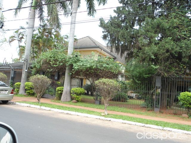 VENDO MANSION UNICA SOBRE LA AVENIDA MARISCAL LOPEZ DE 4000 M2 DE TERRENO — foto 2