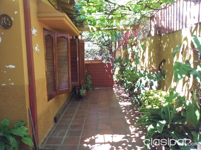 Residencia con 3 habitaciones – Sobre Medicos Del Chaco – SALIDA DE CALLE A CALLE — foto 2