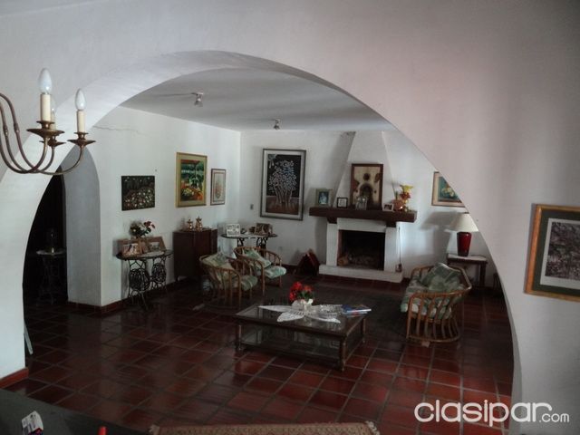 RESIDENCIA EN BARRIO JARA!!! UBICACION INMEJORABLE!!! — foto 2