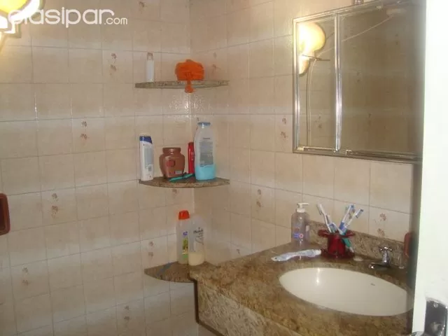 VENDO CASA Ubicada en barrio céntrico de Luque, detrás del Sportivo Luqueño (UNA CUADRA Y MEDIA) — foto 3