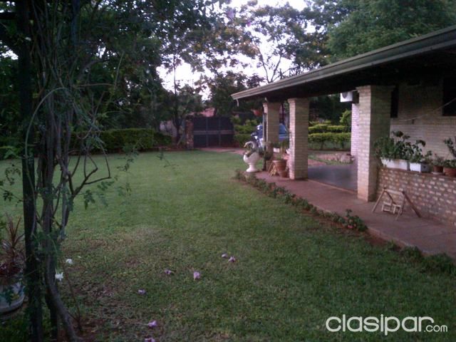 HERMOSA CASA QUINTA EN SAN LORENZO — foto 2