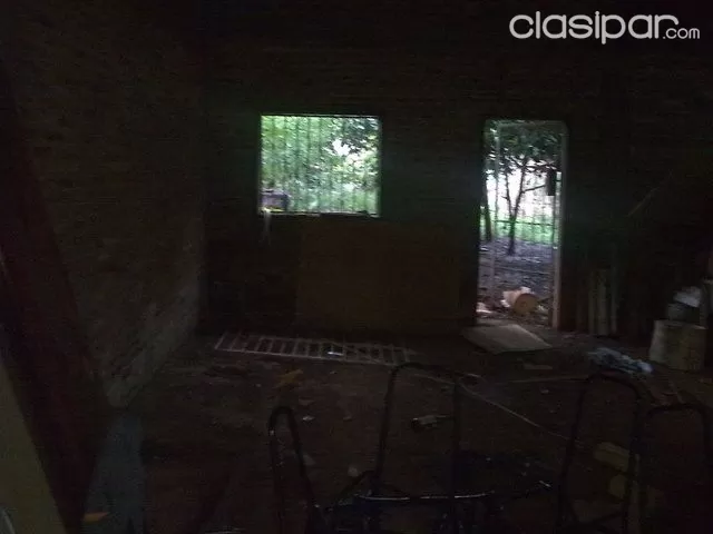 CIUDAD DEL ESTE KM5 LA BLANCA A 1 CUADRA DOBLE AVENIDA CASA.CON LOSA PARA 3 PISOS — foto 3