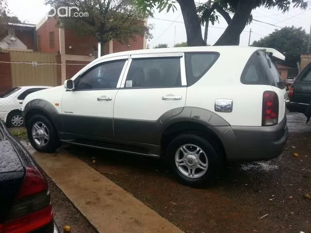 Ssangyong Rexton 2003 — foto 5