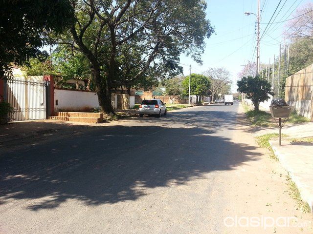 CASA DE 2 PISOS-13X36- 5 DORMITORIOS-SALA COMEDOR-COCINA-LAVADERO-CORREDOR-QUINCHO-PISCINA-GARAGE- A SOLO 820.000.000GS - r VEHICULO- — foto 3