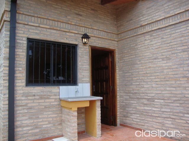 ENTREGA,VEHICULO,CUOTAS>>CASA NUEVA EN BARRIO VILLA UNIVERSITARIA- LIMITE F. DE LA MORA Y SAN LORENZO - A 1 CUADRA D LA RUTA — foto 3