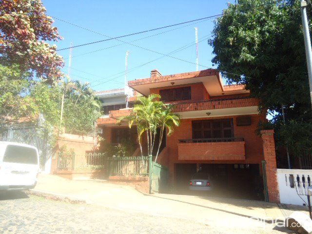 VENDO CASA-Zona COLEGIO AMERICANO-ASUNCIÓN — foto 2