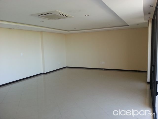 Vendo hermoso departamento en edificio de primer nivel - Barrio Las Mercedes — foto 2