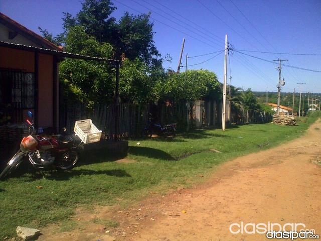 HERMOSA CASA EN PIQUETE CUE SUPERFICIE TERRENO 360m2 TITULO en Mano Impuestos al dia — foto 3