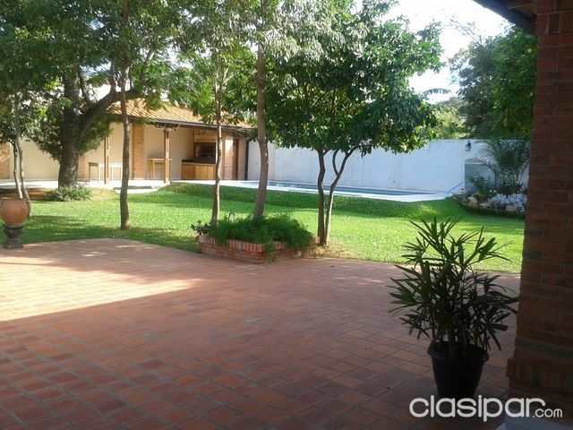 VENDO CASA CON HERMOSO PATIO EN HERRERA — foto 2
