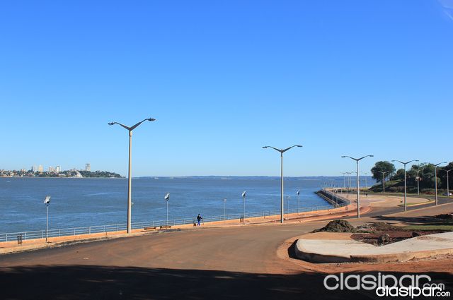 CAMBIO POR PROPIEDAD EN ASUNCION, CASA A 100 ms DE LA COSTANERA DE ENCARNACION — foto 2