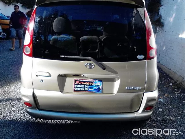Toyota Funcargo Año 2001 — foto 3