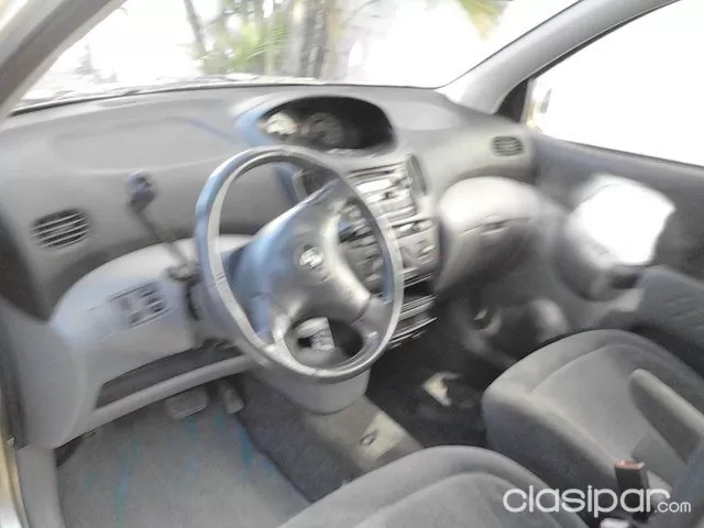 Toyota Funcargo Año 2001 — foto 4
