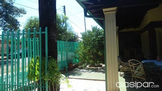 VENDO CASA EN EL KM 8 ACARAY A 1 CUADRA DE LA RUTA INTERNACIONAL — foto 3